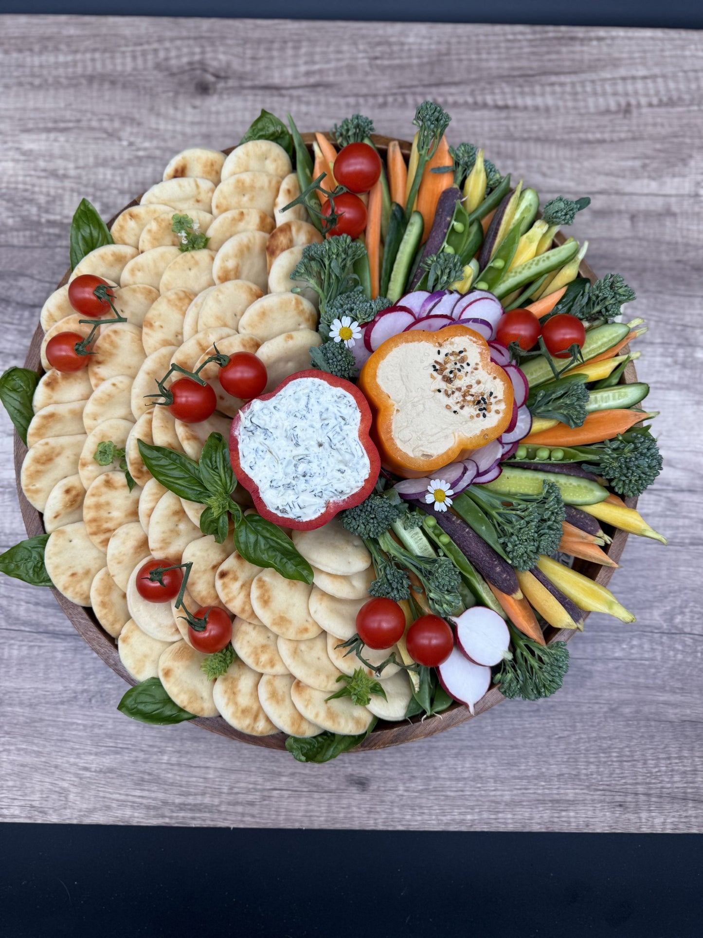 Crudité & Naan Platter