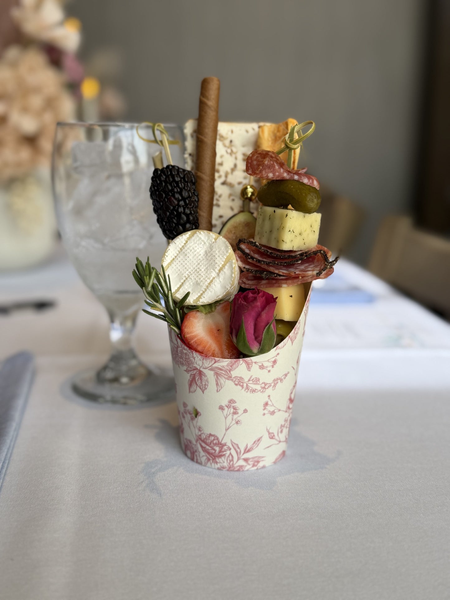 Grande Charcuterie Cups (14 oz)